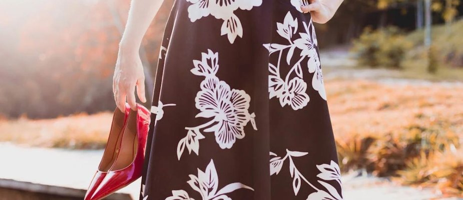 Como usar saia midi: Dicas essenciais para arrasar com essa peça versátil!