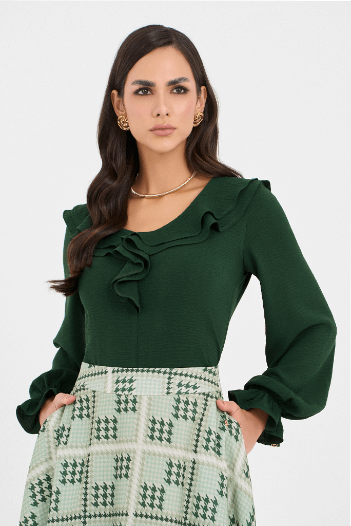 06 blusa verde decote v com babado e mangas longa