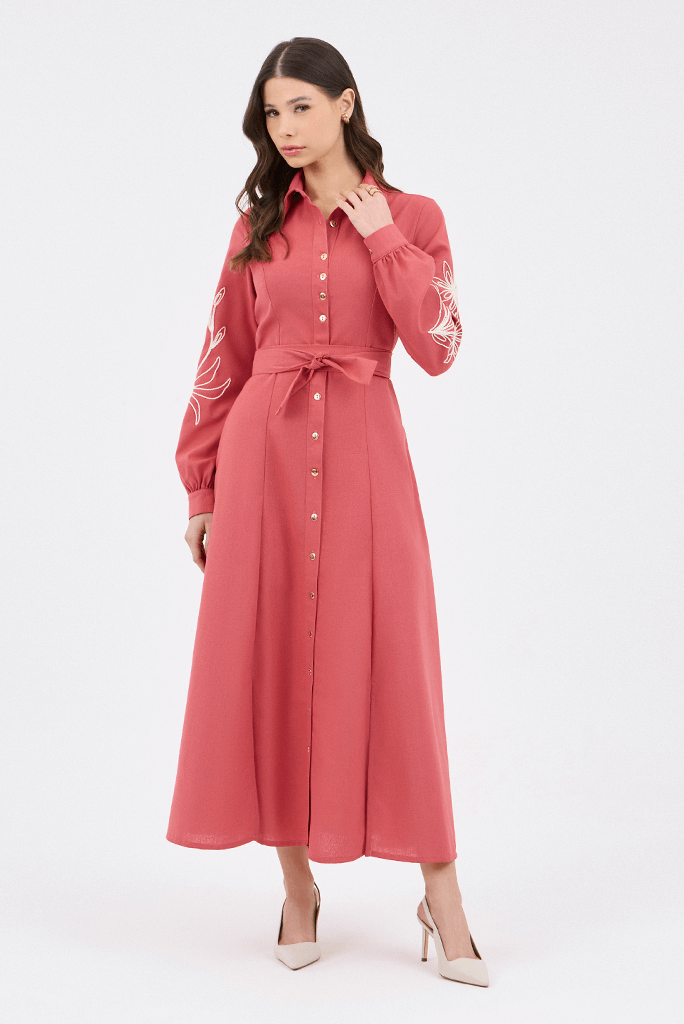 02 vestido goiaba chemise em linho com bordado na manga